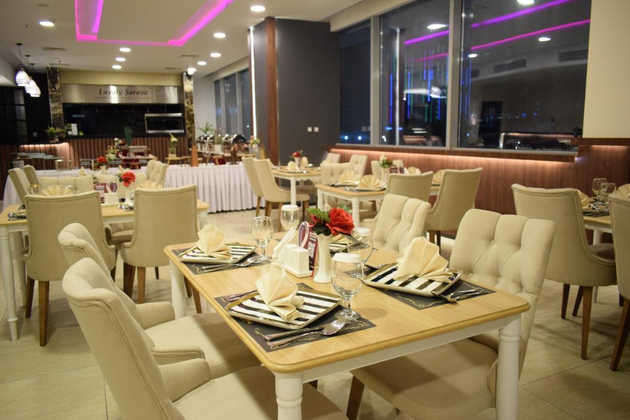 Saraya Corniche Hotel Doha Exterior foto The restaurant