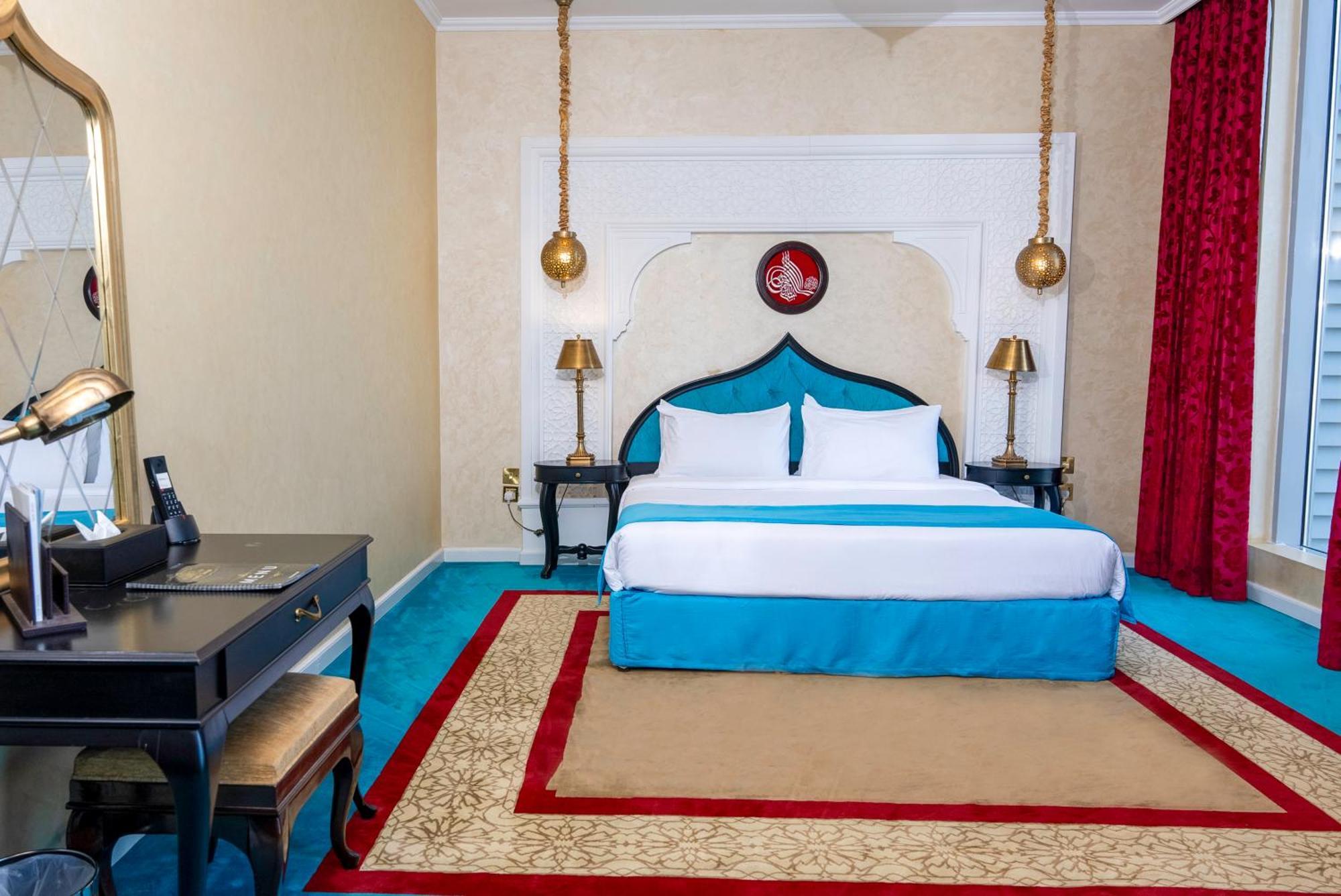 Saraya Corniche Hotel Doha Exterior foto A bedroom at the hotel